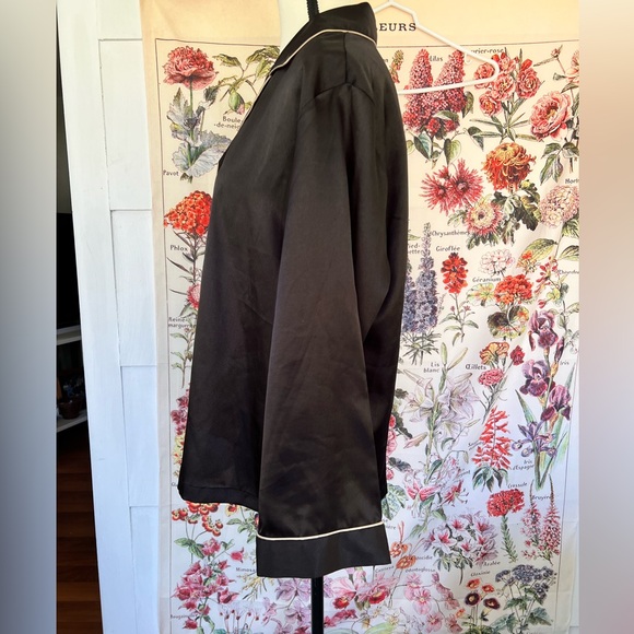 Women’s silk like PJ top. This black with white piping. Pit to pit 23”. On trend - Picture 4 of 5